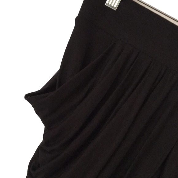 🆕 Guess grey / Black knit tulip skirt 🧨 - Picture 3 of 6